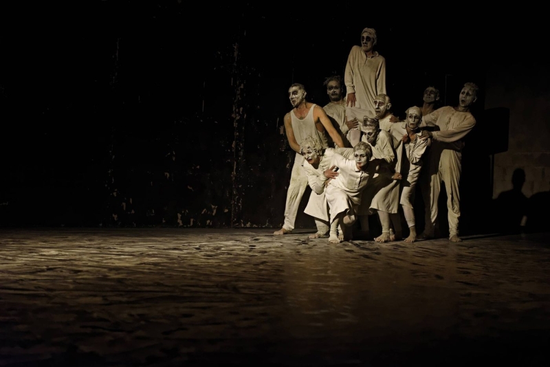 Review: MAY B - COMPAGNIE MAGUY MARIN, Sadler's Wells Image