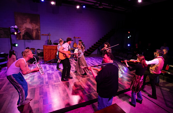Photos: First Look At ONCE At Wilbury Theatre Group 
