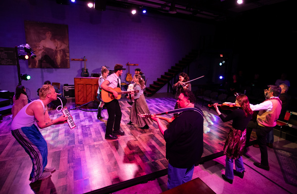 Photos: First Look At ONCE At Wilbury Theatre Group Image