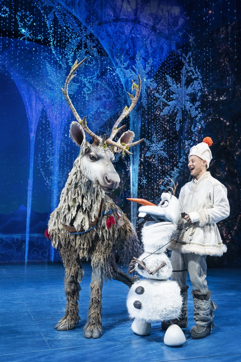 Review: FROZEN Opens at Majestic Theatre 