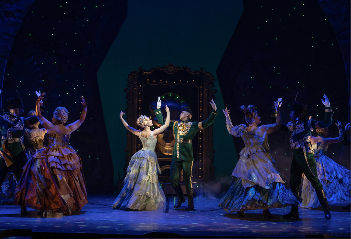 Photos: First Look at the New Cast of the National Tour of WICKED Image