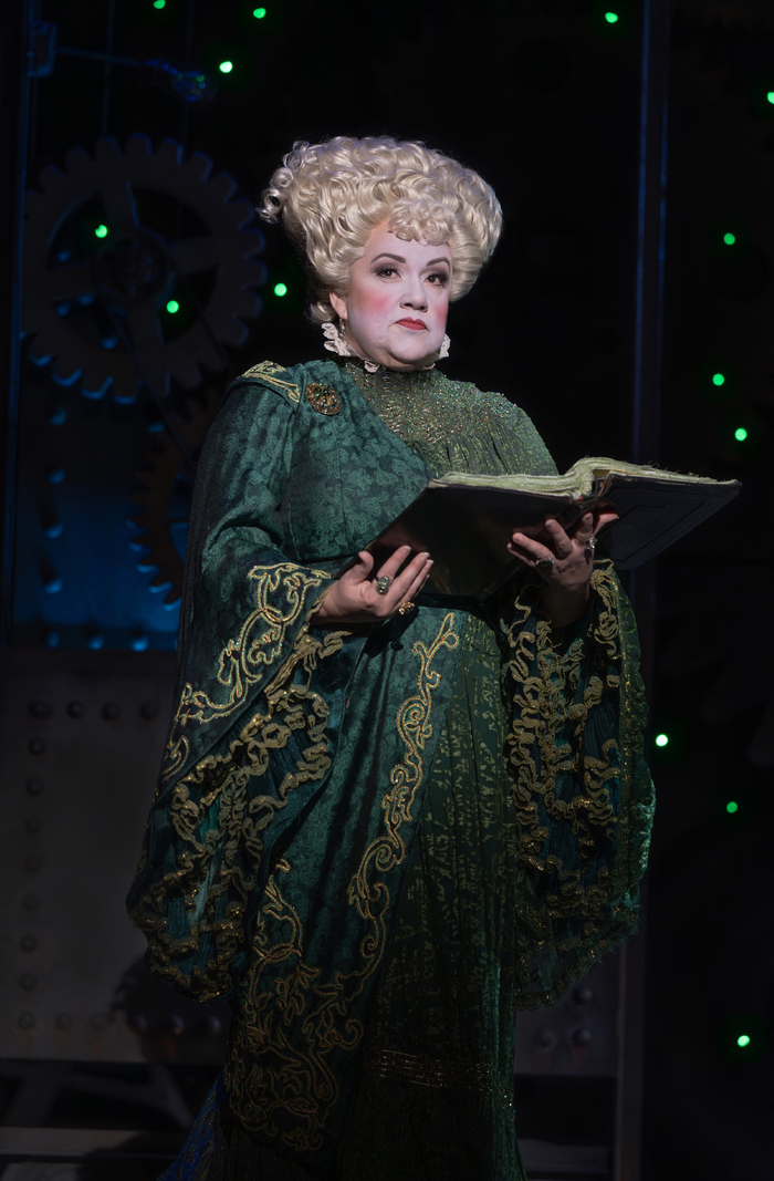 Photos: First Look at the New Cast of the National Tour of WICKED Image