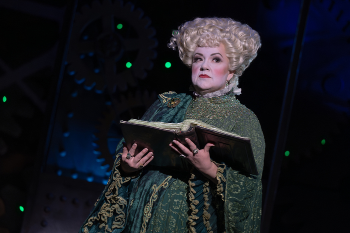 Photos: First Look at the New Cast of the National Tour of WICKED Image