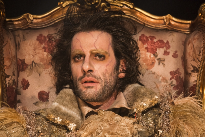 Neil Bartlett's Comedy-Drama IN EXTREMIS Brings Oscar Wilde Into an Esoteric Experience  Image