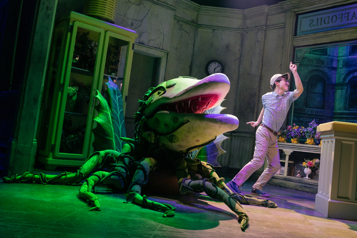 Photos: See Sarah Hyland & Andrew Barth Feldman in LITTLE SHOP OF HORRORS Image