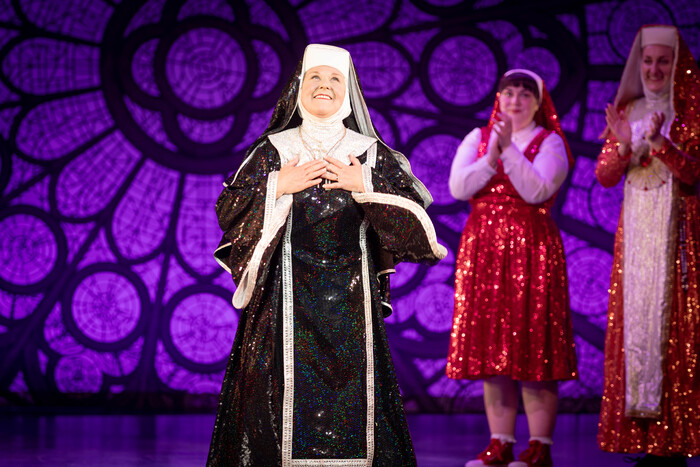 Photos: First Look at Wendi Peters in the UK and Ireland Tour of SISTER ACT  Image