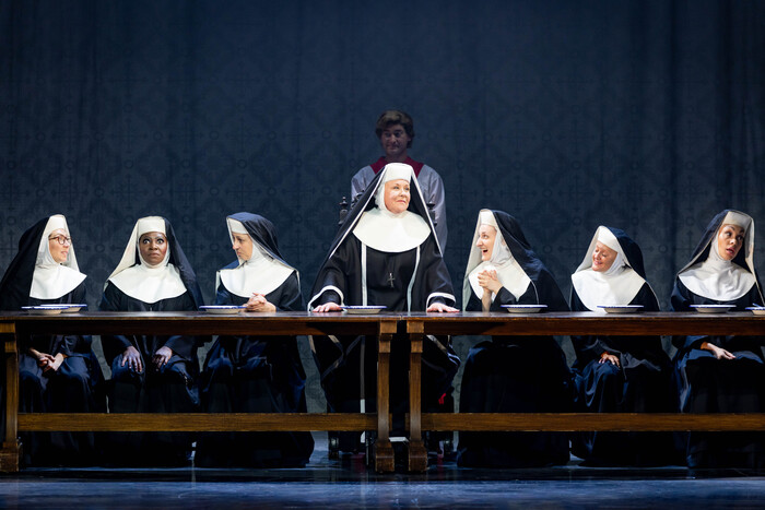 Photos: First Look at Wendi Peters in the UK and Ireland Tour of SISTER ACT  Image