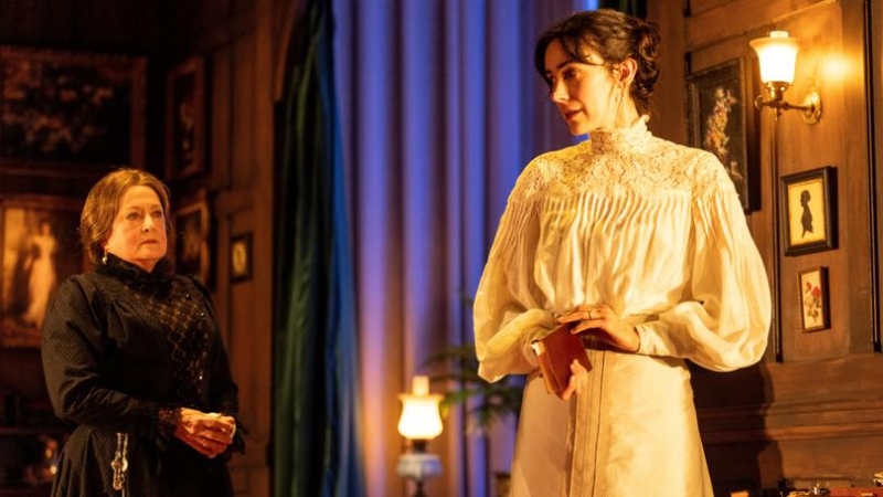 Review: GASLIGHT at Regal Theatre  Image