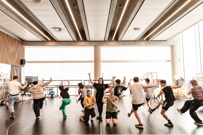 Photos: Kym Marsh and More in Rehearsal For 101 DALMATIONS Image