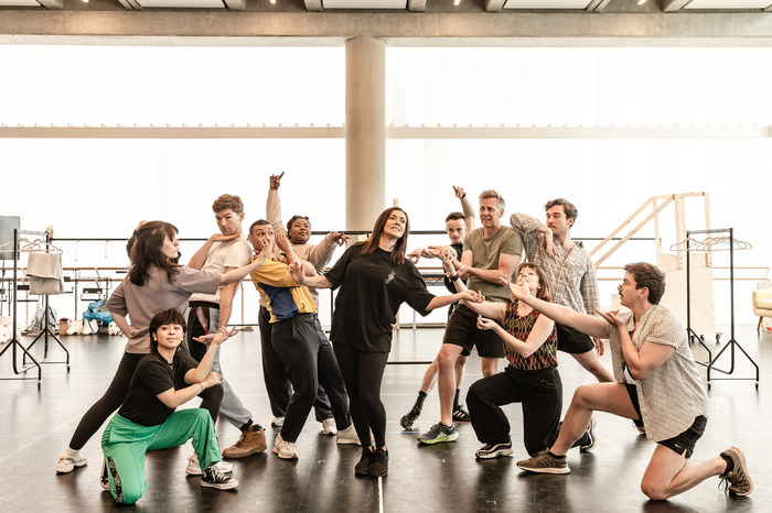 Photos: Kym Marsh and More in Rehearsal For 101 DALMATIONS Image