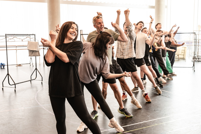 Photos: Kym Marsh and More in Rehearsal For 101 DALMATIONS Image