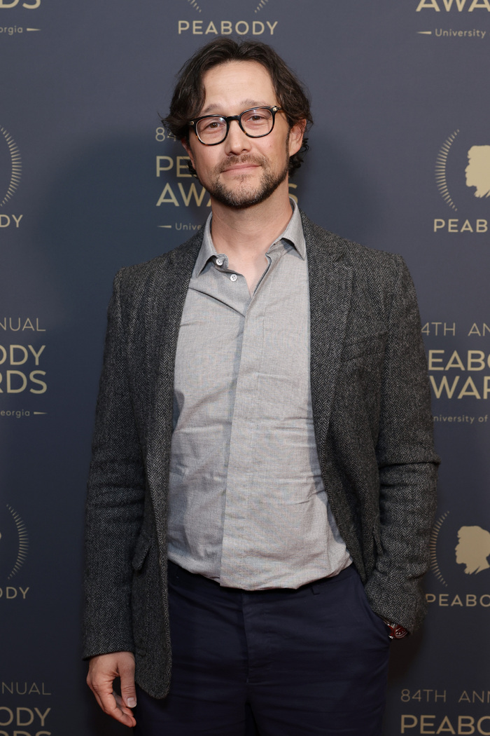 BEVERLY HILLS, CALIFORNIA - JUNE 09: Joseph Gordon-Levitt attends the 2024 Peabody Aw Photo