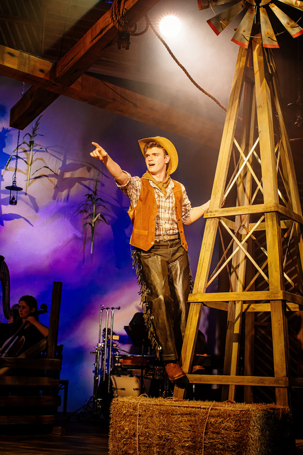 Photos: The Encore Musical Theatre Company Presents OKLAHOMA! Image