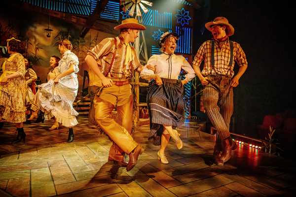 Photos: The Encore Musical Theatre Company Presents OKLAHOMA! Image