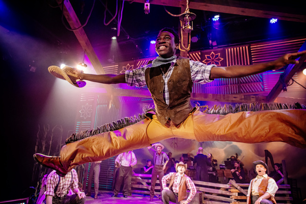 Photos: The Encore Musical Theatre Company Presents OKLAHOMA! Image