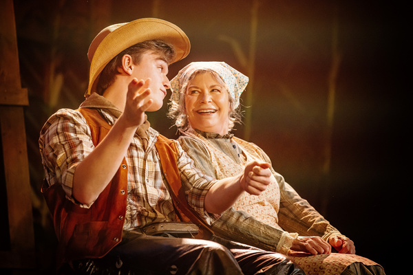Photos: The Encore Musical Theatre Company Presents OKLAHOMA! Image