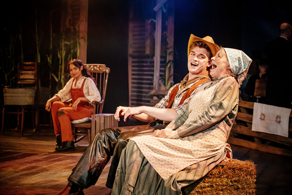 Photos: The Encore Musical Theatre Company Presents OKLAHOMA! Image