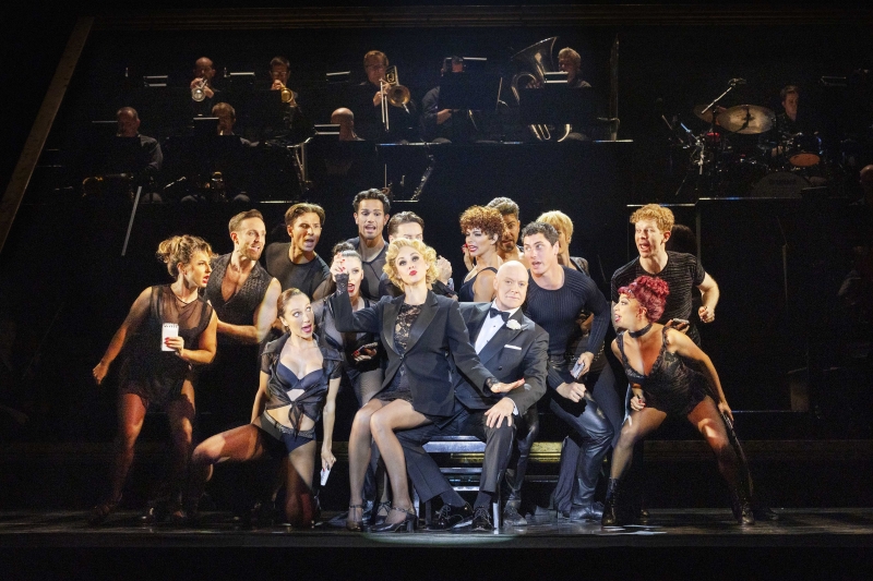 REVIEW: Lucy Maunder Shines As Roxie Hart As Walter Bobbie's Revival Of CHICAGO Receives A New Sydney Season With A Fabulous New Cast 