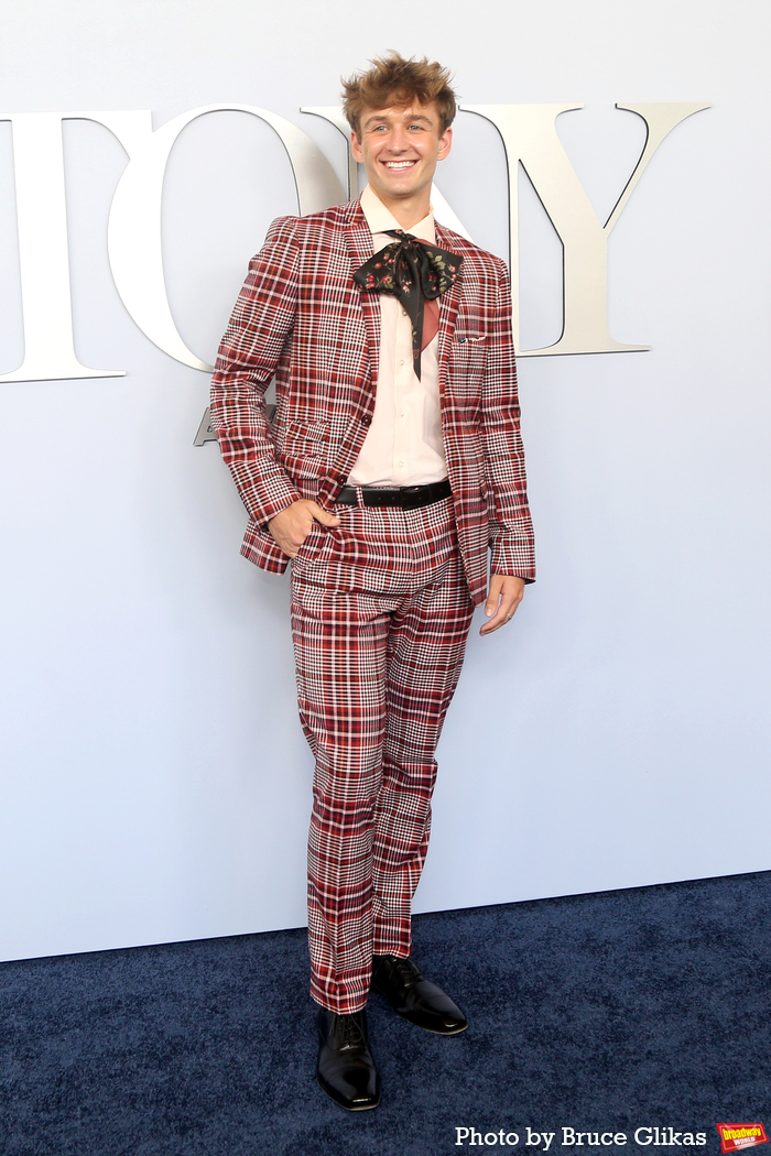 Photos: On the Red Carpet at the 2024 Tony Awards Image