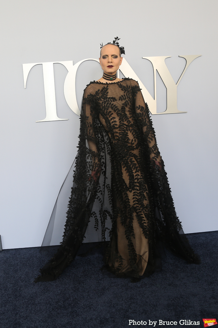 Photos: On the Red Carpet at the 2024 Tony Awards Image