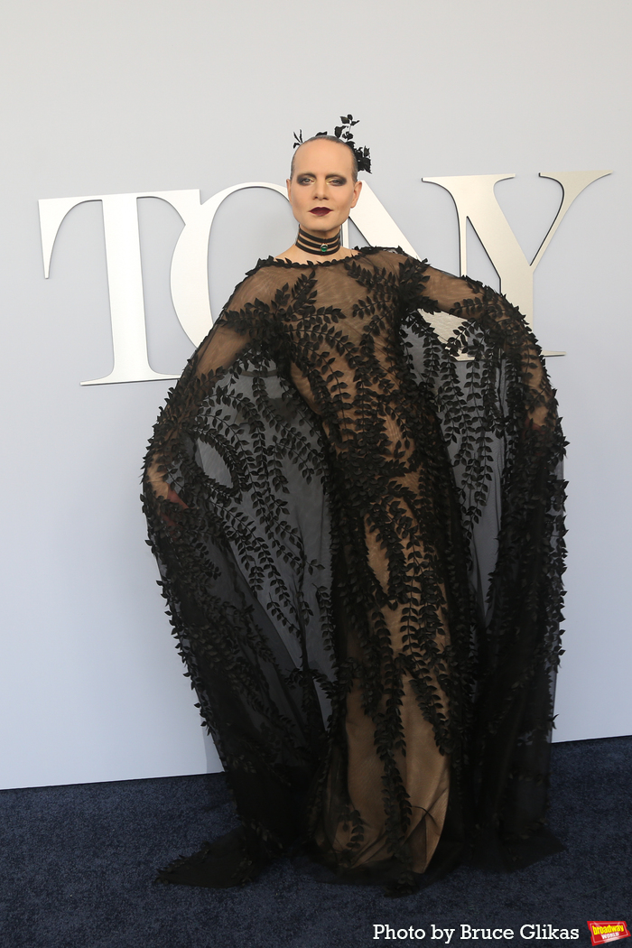 Photos: On the Red Carpet at the 2024 Tony Awards Image