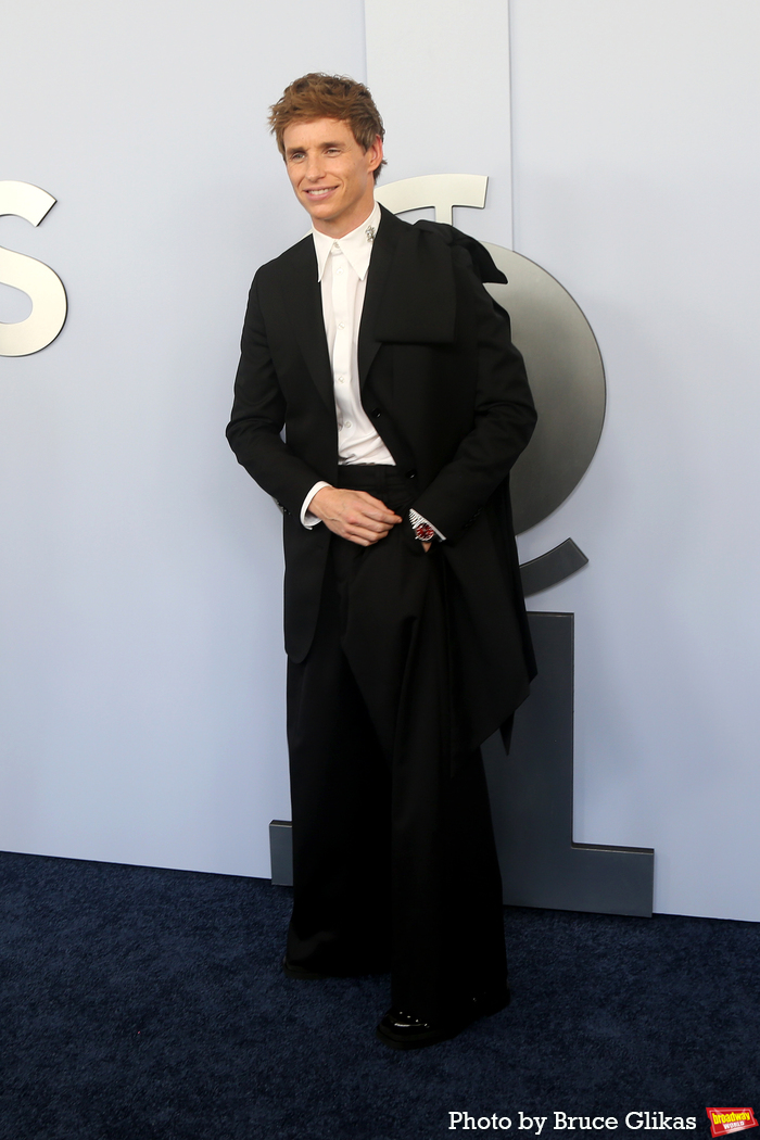 Photos: On the Red Carpet at the 2024 Tony Awards Image