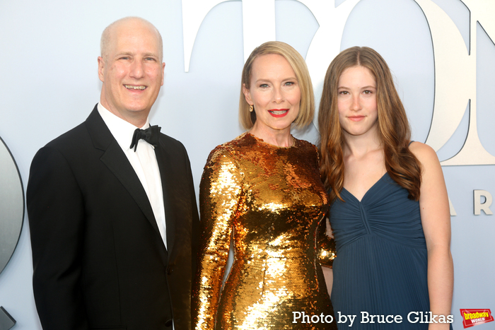 Photos: On the Red Carpet at the 2024 Tony Awards Image
