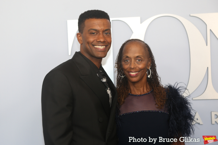 Photos: On the Red Carpet at the 2024 Tony Awards Image