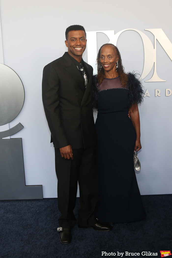 Photos: On the Red Carpet at the 2024 Tony Awards Image