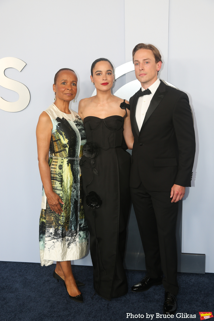 Photos: On the Red Carpet at the 2024 Tony Awards Image