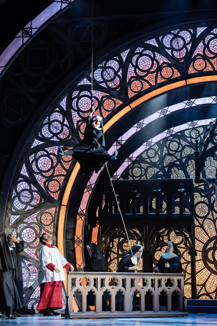 Photos: First Look at Alexandra Burke and Lee Mead in SISTER ACT Image