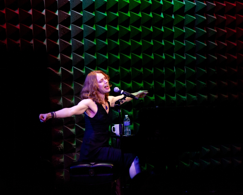 Review: ALICIA WITT The Coolest Of Cool at Joe's Pub 