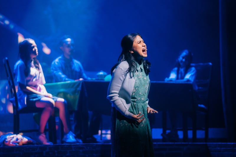 Review: Rooted in Familial Warmth, MUSIKAL KELUARGA CEMARA Blossoms with Spectacle Image
