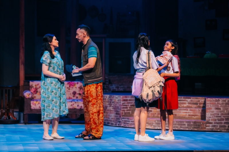 Review: Rooted in Familial Warmth, MUSIKAL KELUARGA CEMARA Blossoms with Spectacle Image
