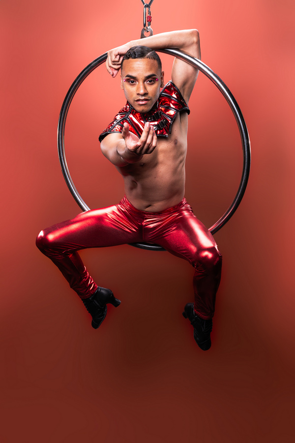 Photos: First Look at Vanguard Theater's PIPPIN Image