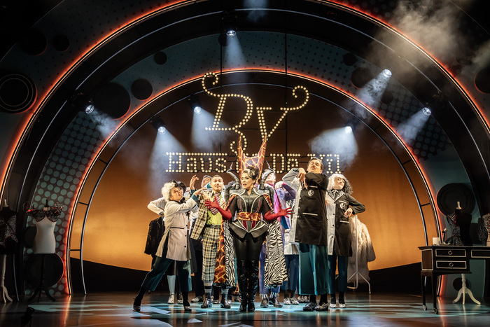 Photos: First Look At the UK Tour of 101 DALMATIANS THE MUSICAL Image