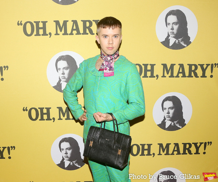 Photos: The Cast of OH, MARY! Meets the Press Image