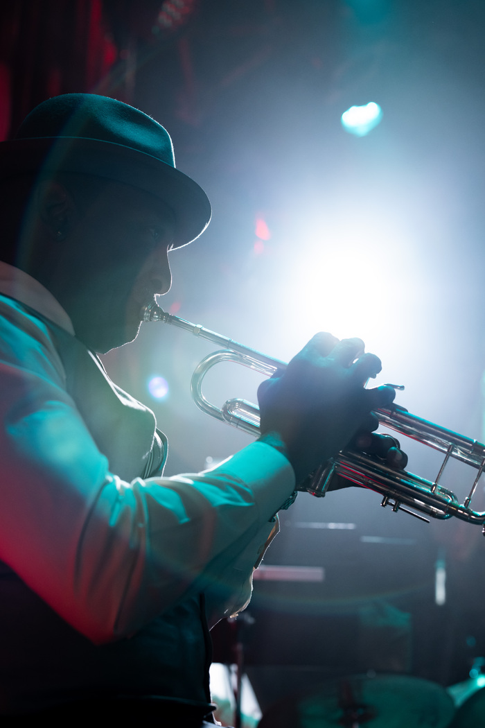 Photos: First Look at Drury Lane Theatre's AIN'T MISBEHAVIN' Image