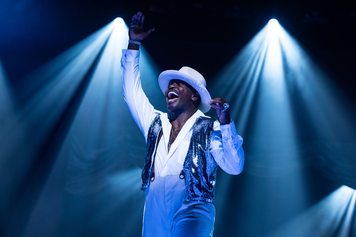 Photos: First Look at Drury Lane Theatre's AIN'T MISBEHAVIN' Image