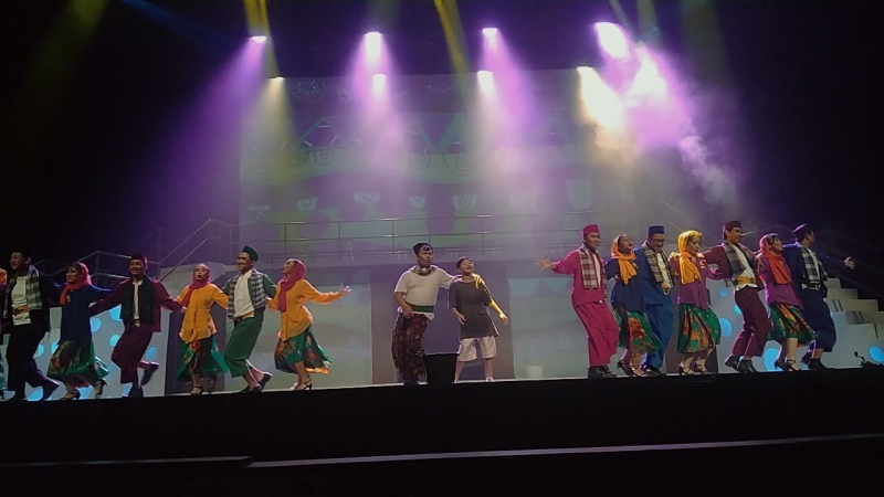 Review: CBHS's Joshua Oh Joshua Entertains, Inspires, and Amazes Image