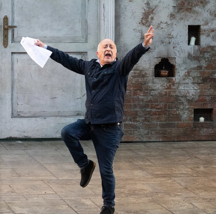 Photos: Luke Thompson, Damian Lewis & More in SHAKESPEARE FOR EVERY DAY OF THE YEAR - LIVE  Image