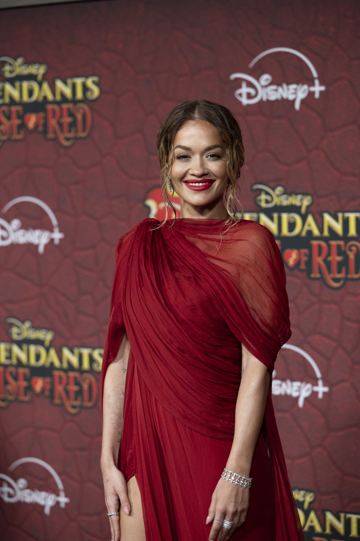 Photos: Brandy, Joshua Colley & More Hit the Red Carpet for DESCENDANTS: THE RISE OF RED Premiere  Image