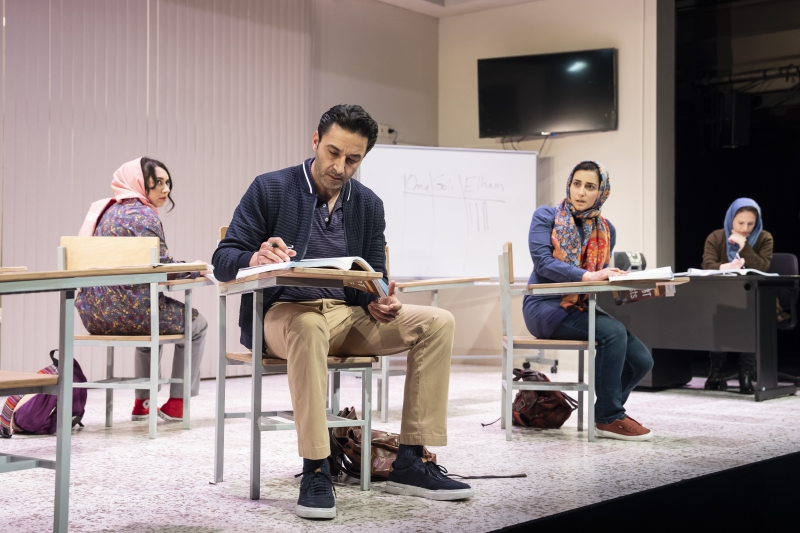 Review: ENGLISH at Guthrie Theater  Image