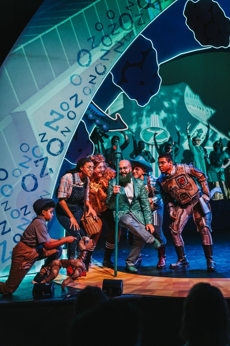 Review: THE WIZARD OF OZ at Queensbury Theatre  Image