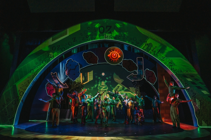 Review: THE WIZARD OF OZ at Queensbury Theatre  Image