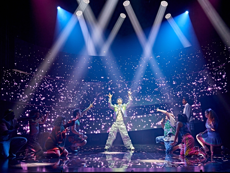 Review: FANGIRLS, Lyric Hammersmith Image