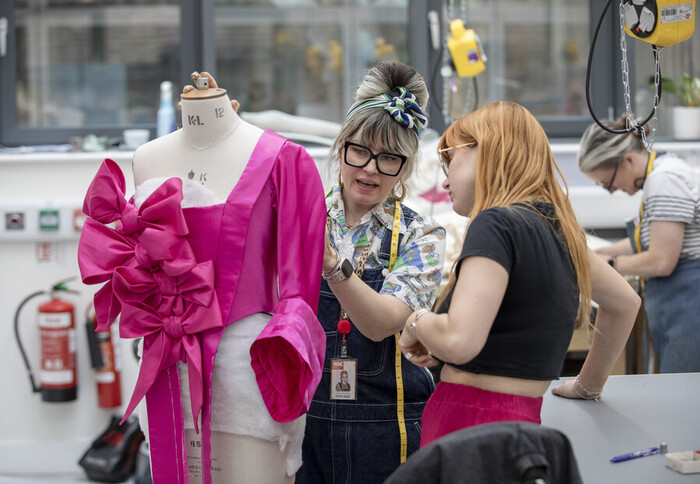 Photos: Go Behind the Scenes of SCHOOL FOR SCANDAL At Royal Shakespeare Company Image