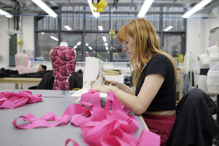 Photos: Go Behind the Scenes of SCHOOL FOR SCANDAL At Royal Shakespeare Company Image