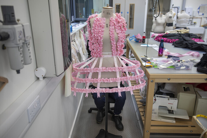 Photos: Go Behind the Scenes of SCHOOL FOR SCANDAL At Royal Shakespeare Company Image