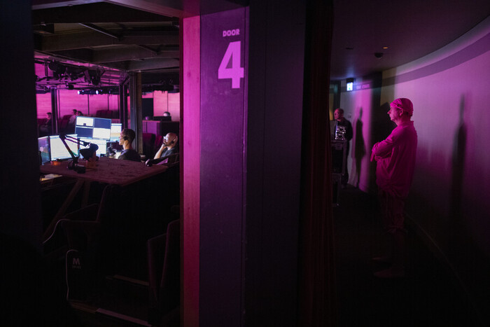 Photos: Go Behind the Scenes of SCHOOL FOR SCANDAL At Royal Shakespeare Company Image